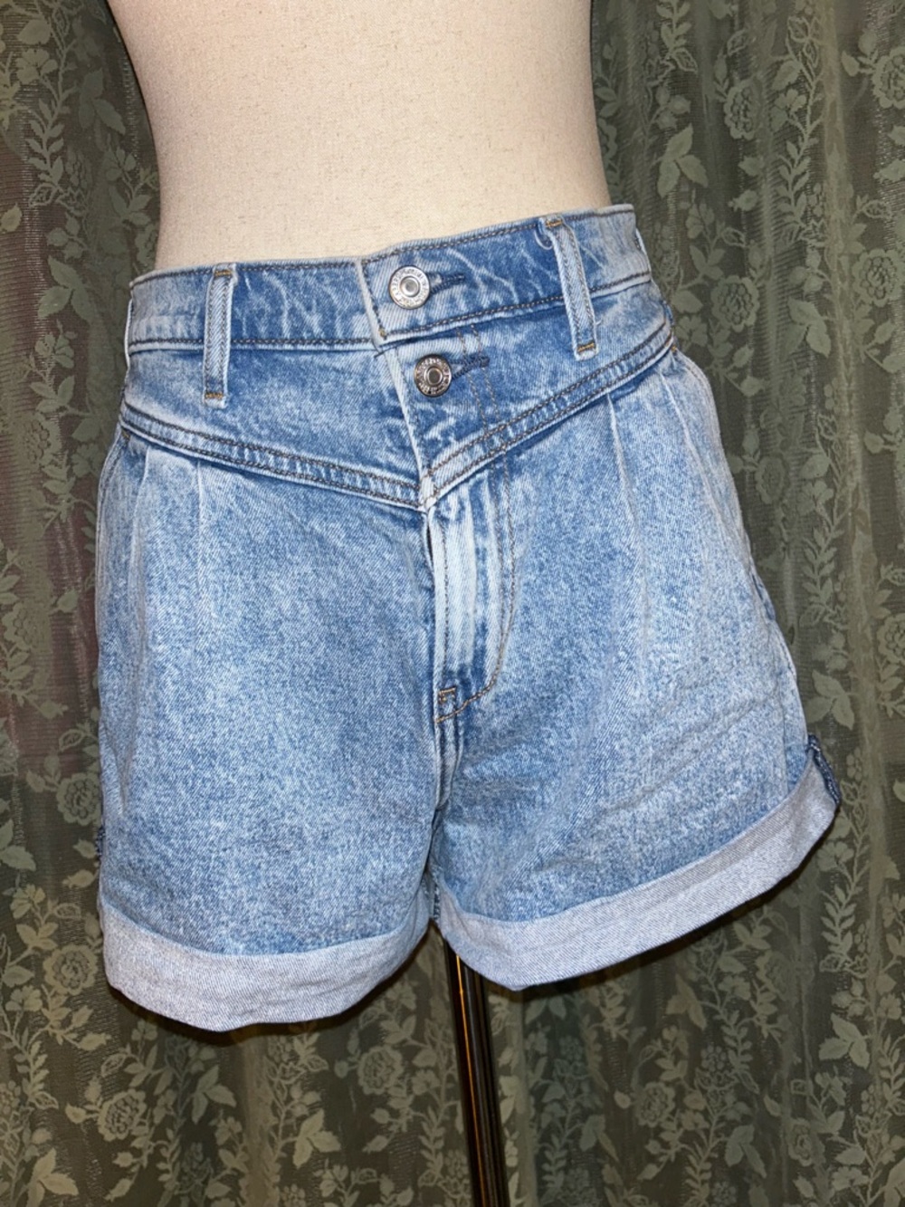 Abercrombie and Fitch Light Washed High-Waist Denim Mom Shorts